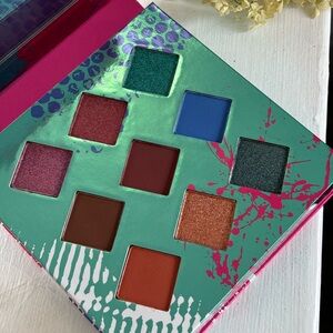 Hank & Henry eyeshadow pallet